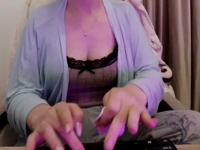 le modèle Aliss_hottie est en webcam porno dans un show sur le site bongacams, il possède les tags suivants: White/Caucasian,Blonde,Shaved