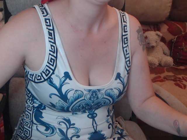 Mommymilk live webcam show