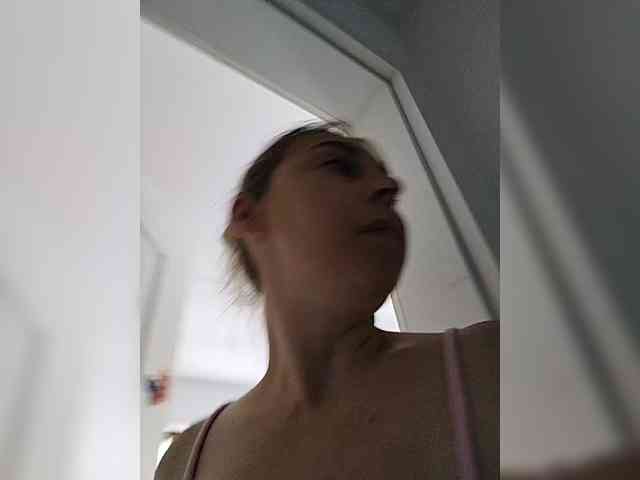 Mommymilk webcam