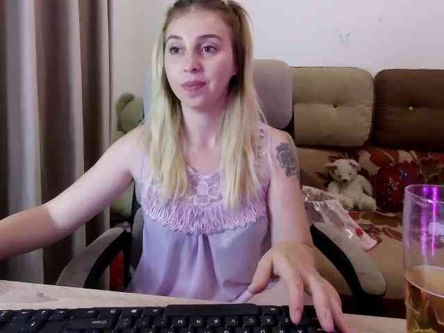 mommymilk's live room