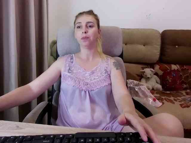 Mommymilk webcam