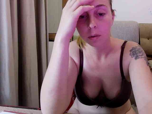 Mommymilk webcam