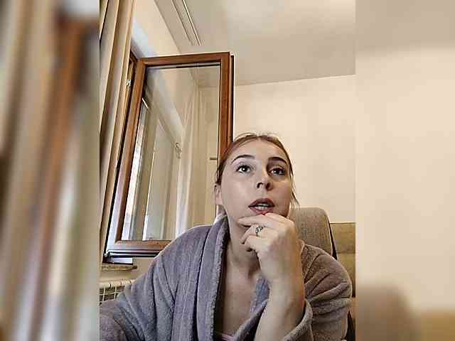 Mommymilk webcam