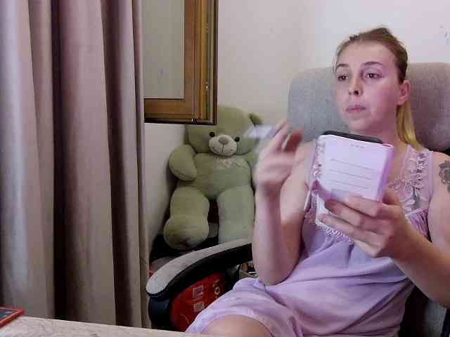 Mommymilk webcam