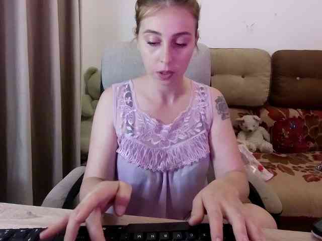 Mommymilk webcam