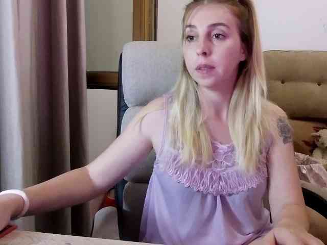 Mommymilk webcam
