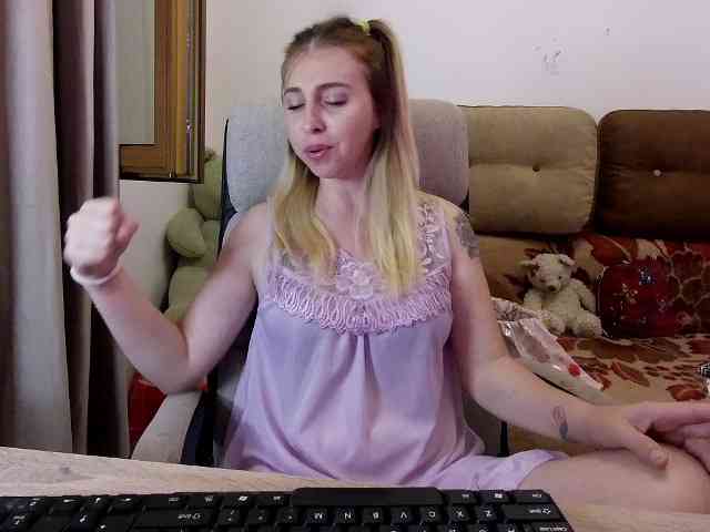 Mommymilk webcam