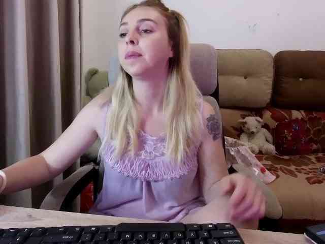Mommymilk webcam