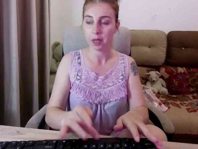 Mommymilk webcam