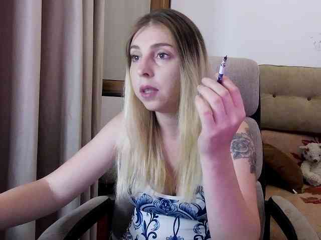 Mommymilk webcam