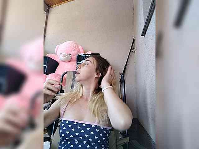 Mommymilk webcam
