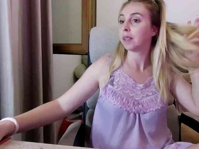 Mommymilk webcam