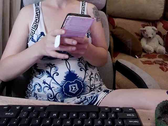 Mommymilk webcam