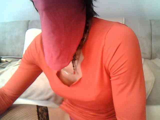 petuletra Live Webcam on BongaCams