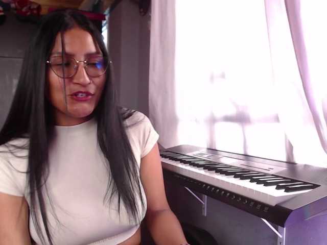 Leah-666 live cam on BongaCams