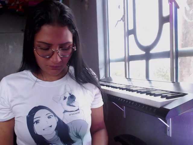 Leah-666 live cam on BongaCams