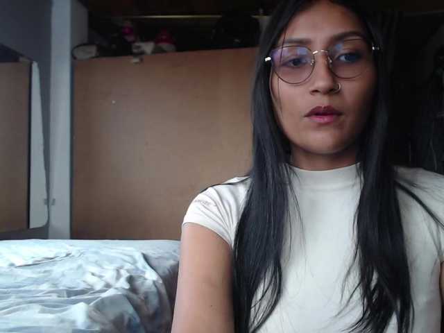 Leah-666 live cam on BongaCams