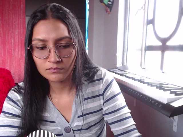Leah-666 live cam preview