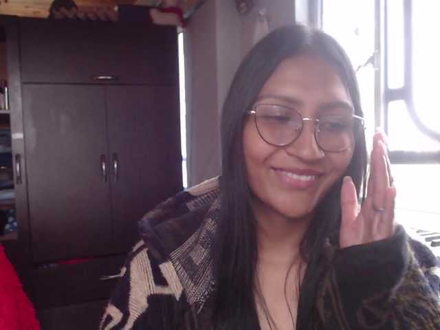 Leah-666 live webcam show