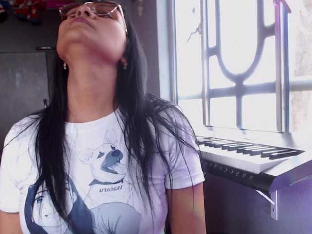 Leah-666 live cam on BongaCams