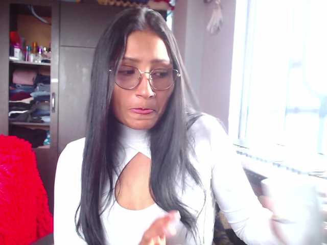Leah-666 live cam on BongaCams