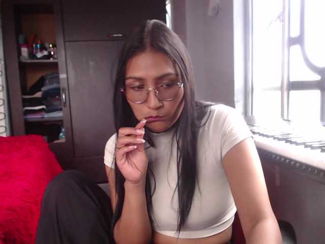 Leah-666 live webcam show