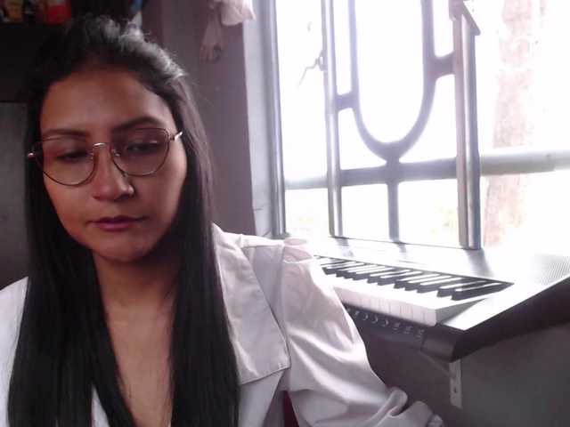 Leah-666 live cam on BongaCams