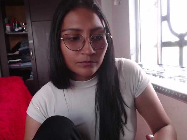 Leah-666 live webcam show