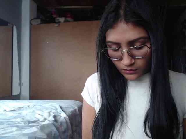 Leah-666 webcam