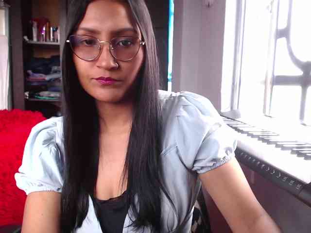 Leah-666 webcam