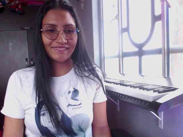 Leah-666 webcam