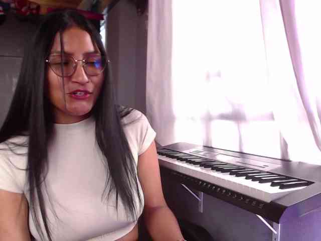 Leah-666 webcam