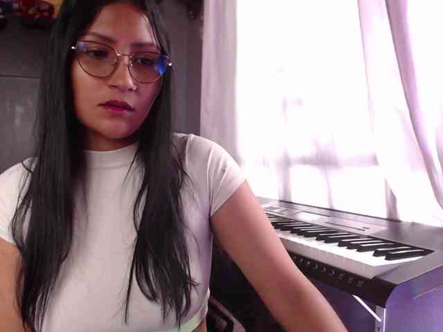 Leah-666 webcam