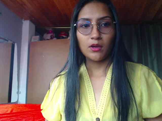 Leah-666 webcam