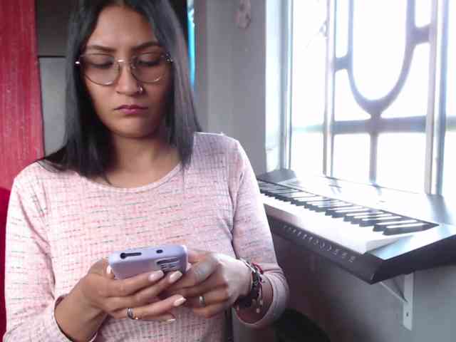 Leah-666 webcam