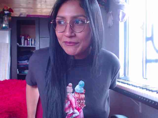 Leah-666 webcam
