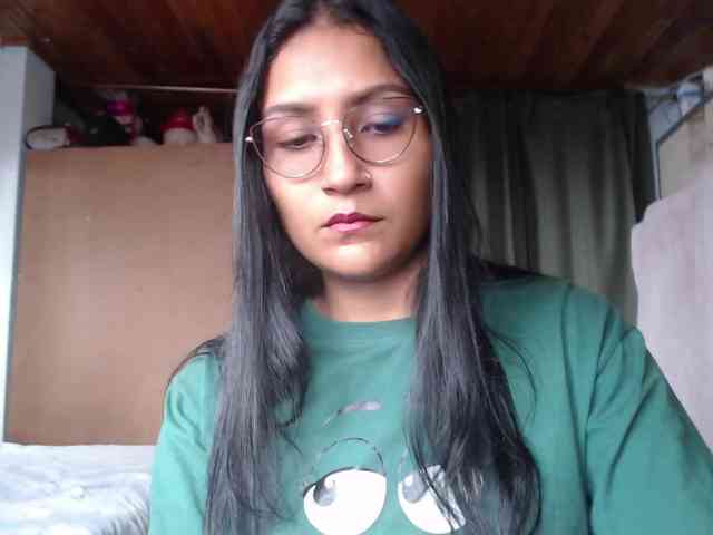 Leah-666 webcam