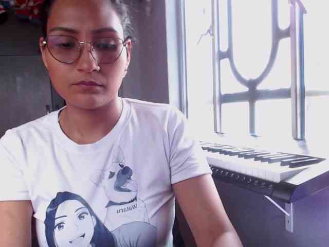 Leah-666 webcam