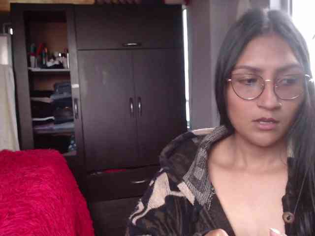 Leah-666 webcam