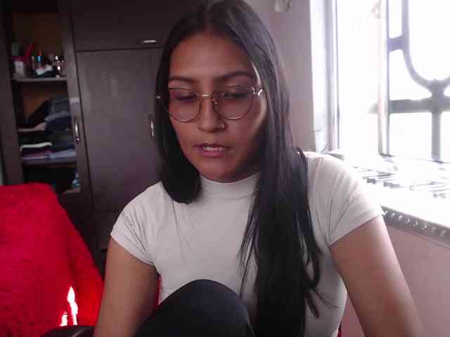 Leah-666 webcam