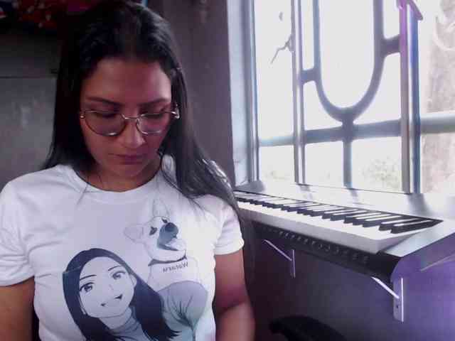Leah-666 webcam