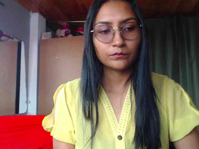 Leah-666 webcam