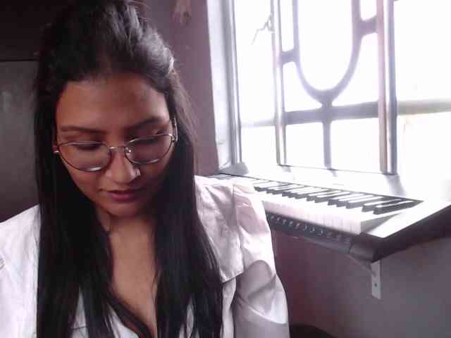 Leah-666 webcam