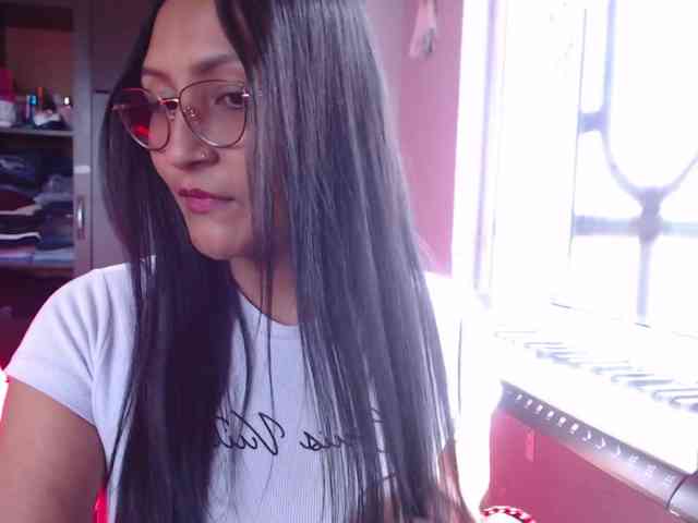 Leah-666 webcam