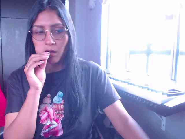 Leah-666 webcam