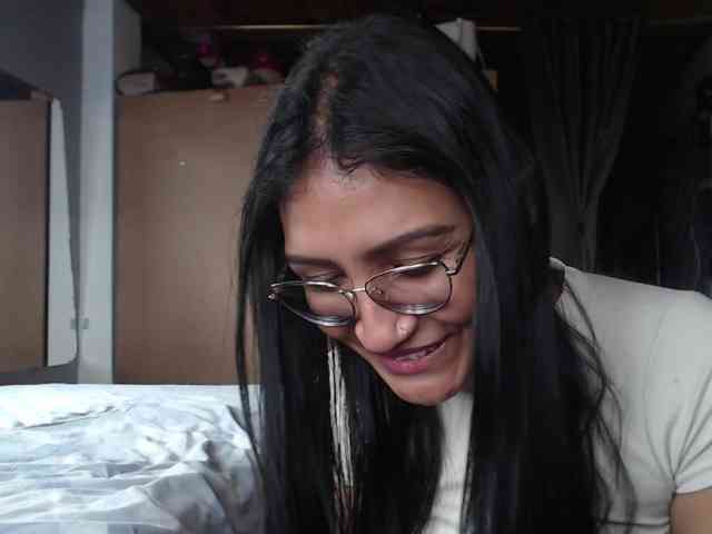 Leah-666 webcam