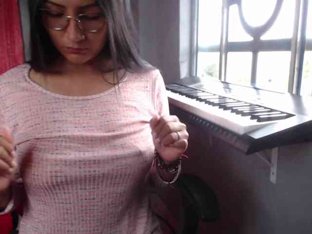 Leah-666 webcam