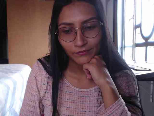 Leah-666 webcam