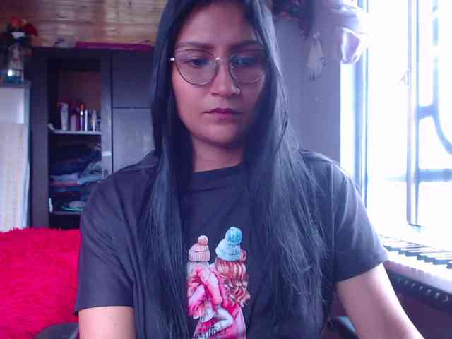 Leah-666 webcam