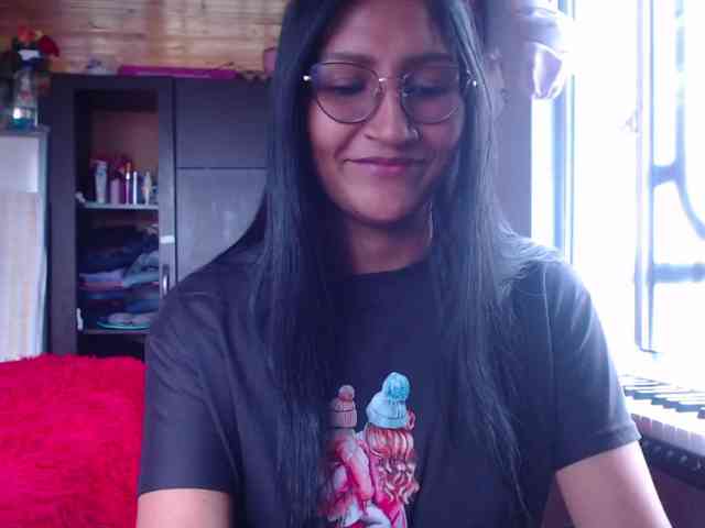 Leah-666 webcam